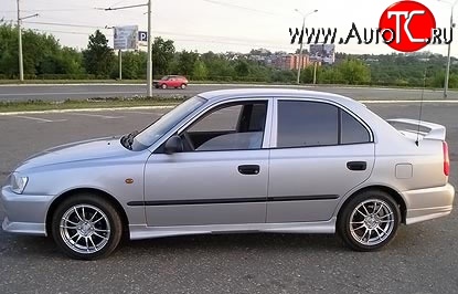 6 549 р. Пороги накладки Street Hyundai Accent седан ТагАЗ (2001-2012) (Неокрашенные)  с доставкой в г. Екатеринбург