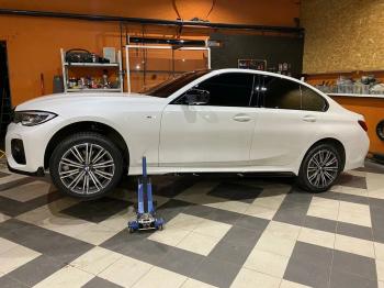 11 499 р. Пластиковые накладки M порогов  BMW 3 серия  G20 (2018-2022) седан (цвет: черный глянец)  с доставкой в г. Екатеринбург. Увеличить фотографию 1