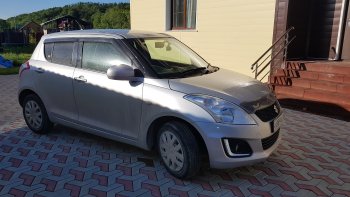 1 839 р. Дефлектора окон CA-Plastiс  Suzuki Swift  ZC72S (2010-2016) дорестайлинг, хэтчбэк 5 дв., рестайлинг, хэтчбэк 5 дв. (Classic полупрозрачный)  с доставкой в г. Екатеринбург. Увеличить фотографию 2