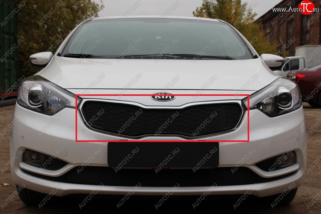 1 469 р. Сетка в решетку радиатора Russtal  KIA Cerato  3 YD (2013-2016) дорестайлинг седан (черная)  с доставкой в г. Екатеринбург