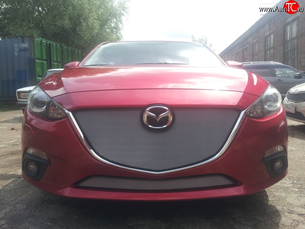 1 779 р. Сетка в решетку радиатора Russtal  Mazda 3/Axela  BM (2013-2016) дорестайлинг седан, дорестайлинг, хэтчбэк (хром)  с доставкой в г. Екатеринбург