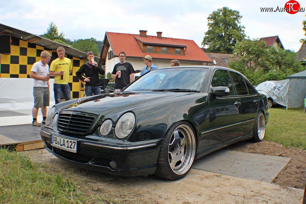 12 599 р. Передний бампер AMG Mercedes-Benz E-Class W210 дорестайлинг универсал (1996-1999) (Неокрашенный)  с доставкой в г. Екатеринбург