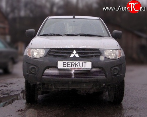 5 399 р. Декоративная вставка воздухозаборника Berkut Mitsubishi L200 4  дорестайлинг (2006-2014)  с доставкой в г. Екатеринбург