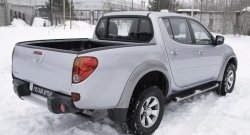 1 299 р. Накладки на борта кузова автомобиля RA Mitsubishi L200 4  дорестайлинг (2006-2014) (Задний откидной борт)  с доставкой в г. Екатеринбург. Увеличить фотографию 2