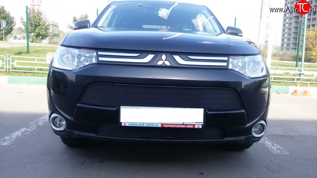 3 999 р. Сетка на бампер (рестайлинг) Russtal (черная) Mitsubishi Outlander GF дорестайлинг (2012-2014)  с доставкой в г. Екатеринбург