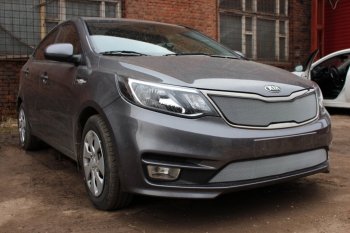 3 299 р. Защитная сетка в бампер (низ, ячейка 3х7 мм) Alfeco Стандарт KIA Rio 3 QB рестайлингхэтчбек5дв. (2015-2017) (Хром)  с доставкой в г. Екатеринбург. Увеличить фотографию 2