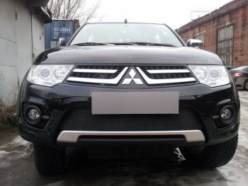 Защитная сетка в бампер (низ, ячейка 3х7 мм) Alfeco Стандарт Mitsubishi L200 4  рестайлинг (2013-2016)  (Чёрная)