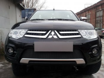 3 399 р. Защитная сетка в бампер (низ, ячейка 3х7 мм) Alfeco Стандарт Mitsubishi L200 4  рестайлинг (2013-2016) (Чёрная)  с доставкой в г. Екатеринбург. Увеличить фотографию 4