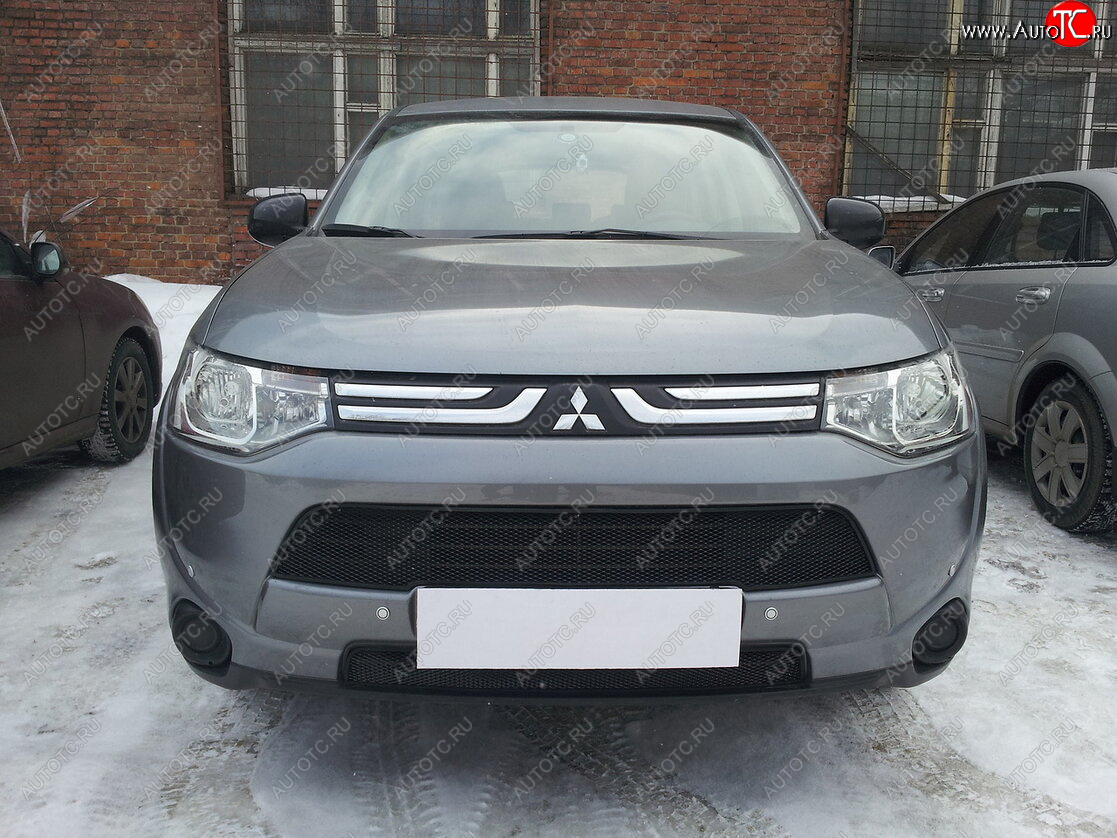 6 199 р. Защитная сетка в бампер (2 части, ячейка 3х7 мм) Alfeco Стандарт Mitsubishi Outlander GF дорестайлинг (2012-2014) (Чёрная)  с доставкой в г. Екатеринбург