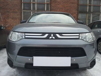 6 199 р. Защитная сетка в бампер (2 части, ячейка 3х7 мм) Alfeco Стандарт Mitsubishi Outlander GF дорестайлинг (2012-2014) (Чёрная)  с доставкой в г. Екатеринбург. Увеличить фотографию 3