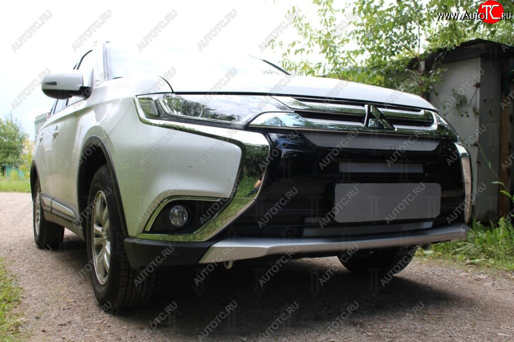 7 249 р. Защитная сетка в бампер (4 части, ячейка 3х7 мм) Alfeco Стандарт Mitsubishi Outlander GF 2-ой рестайлинг (2015-2018) (Хром)  с доставкой в г. Екатеринбург