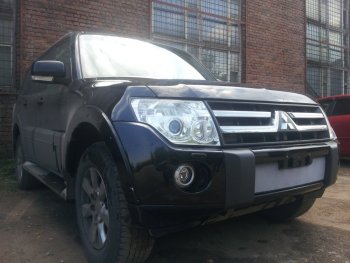 3 279 р. Защитная сетка в бампер (низ, ячейка 3х7 мм) Стрелка11 Стандарт Mitsubishi Pajero 4 V80 дорестайлинг (2006-2011) (Хром)  с доставкой в г. Екатеринбург. Увеличить фотографию 3