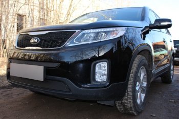 3 989 р. Защитная сетка в бампер (низ, ячейка 4х10 мм) Alfeco Премиум KIA Sorento XM рестайлинг (2012-2015) (Чёрная)  с доставкой в г. Екатеринбург. Увеличить фотографию 2