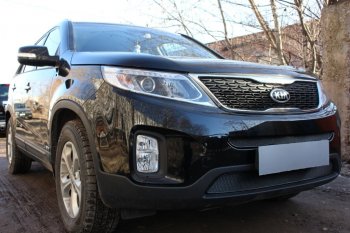 3 989 р. Защитная сетка в бампер (низ, ячейка 4х10 мм) Alfeco Премиум KIA Sorento XM рестайлинг (2012-2015) (Чёрная)  с доставкой в г. Екатеринбург. Увеличить фотографию 3