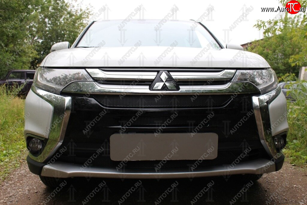 10 399 р. Защитная сетка в бампер (3 части, ячейка 4х10 мм) Alfeco Премиум Mitsubishi Outlander GF 2-ой рестайлинг (2015-2018) (Чёрная)  с доставкой в г. Екатеринбург