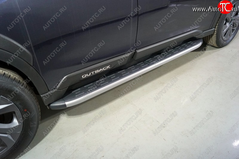 21 349 р. Пороги алюминиевые с пластиковой накладкой, ТСС Тюнинг  Subaru Outback  BT (2019-2024) универсал (карбон серебро)  с доставкой в г. Екатеринбург