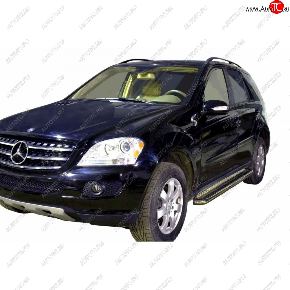 10 599 р. Защита порогов с алюминиевым листом d63.5, Техно Сфера  Mercedes-Benz ML class ( W163,  W164,  W166) (1997-2015) дорестайлинг, рестайлинг, дорестайлинг, рестайлинг (Черный матовый)  с доставкой в г. Екатеринбург