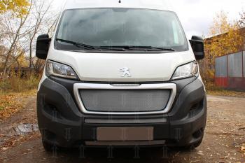 3 899 р. Защита радиатора (2 части) Стрелка11 Стандарт  CITROEN Jumpy (2013-2017), Fiat Ducato  290 (2014-2024), Peugeot Boxer  290 (2014-2024) (черная)  с доставкой в г. Екатеринбург. Увеличить фотографию 5