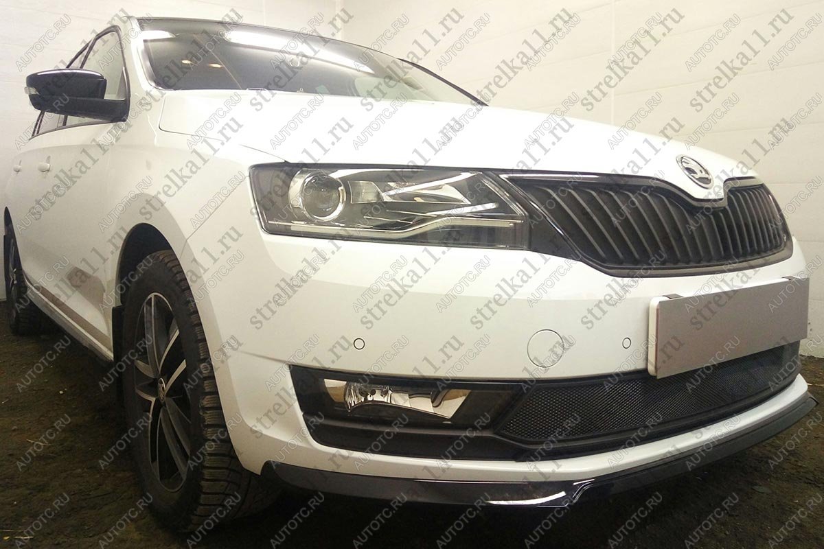 4 599 р. Защита радиатора (2 части) Стрелка11 Стандарт  Skoda Rapid ( NH1,  NH3) (2015-2020) хэтчбэк рестайлинг, рестайлинг лифтбэк (черная)  с доставкой в г. Екатеринбург