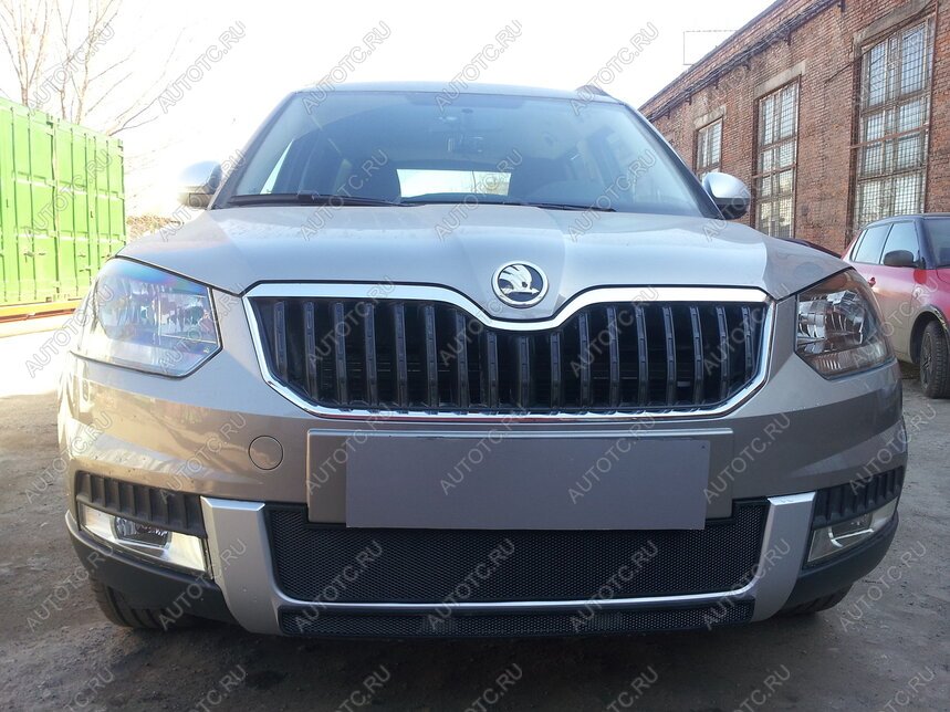 2 299 р. Защита радиатора (нижняя) (Outdoor) Стрелка11 Стандарт Skoda Yeti (2013-2018) (черная)  с доставкой в г. Екатеринбург