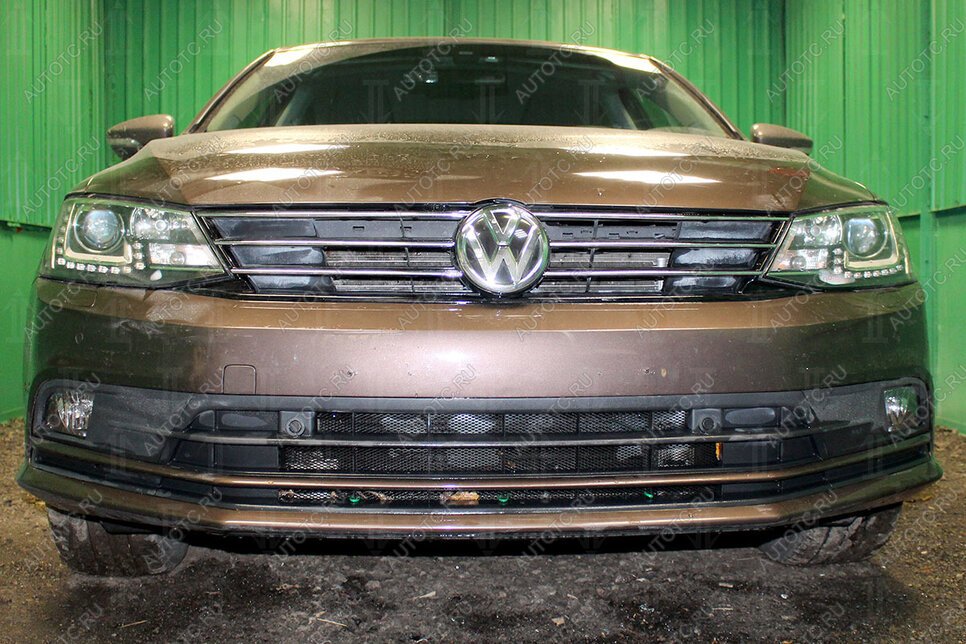 4 799 р. Защита радиатора (3 части с парктроником) Стрелка11 Стандарт  Volkswagen Jetta  A6 (2015-2018) седан рестайлинг (черная)  с доставкой в г. Екатеринбург