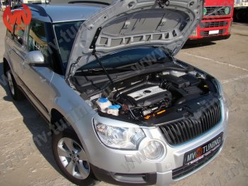 2 969 р. Упор капота MV-Tuning (одинарный) Skoda Yeti (2013-2018)  с доставкой в г. Екатеринбург. Увеличить фотографию 4