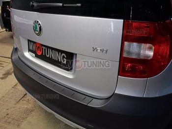 1 379 р. Защитная накладка на задний бампер MV-Tuning  Skoda Yeti (2009-2013) (Текстурная поверхность)  с доставкой в г. Екатеринбург. Увеличить фотографию 2