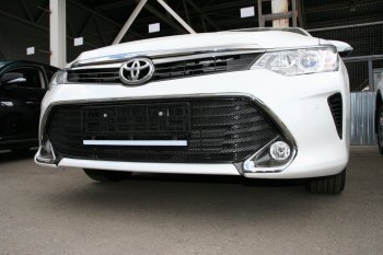 689 р. Сетка на бампер внешняя Arbori Toyota Camry XV55 1-ый рестайлинг (2014-2017) (Черная 15 мм)  с доставкой в г. Екатеринбург. Увеличить фотографию 2