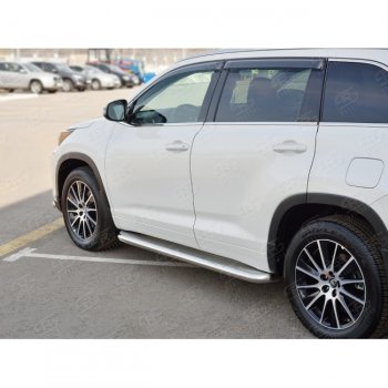 32 649 р. Порожки для ног (Ø63 мм) Russtal Toyota Highlander XU50 рестайлинг (2016-2020) (лист - нержавейка, профиль - нержавейка)  с доставкой в г. Екатеринбург. Увеличить фотографию 2