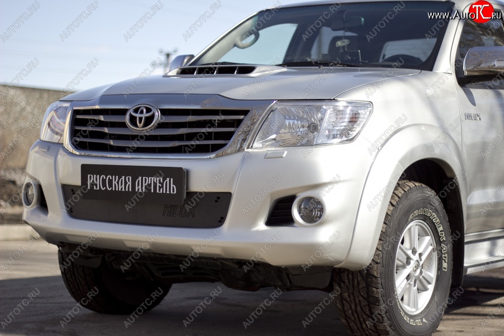 1 239 р. Зимняя заглушка решетки переднего бампера РА  Toyota Hilux  AN20,AN30 (2011-2016)  2-ой рестайлинг  с доставкой в г. Екатеринбург