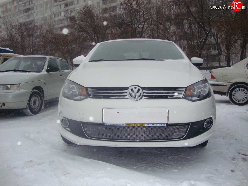 2 189 р. Сетка на бампер Russtal (хром) Volkswagen Polo 5 седан дорестайлинг (2009-2015)  с доставкой в г. Екатеринбург