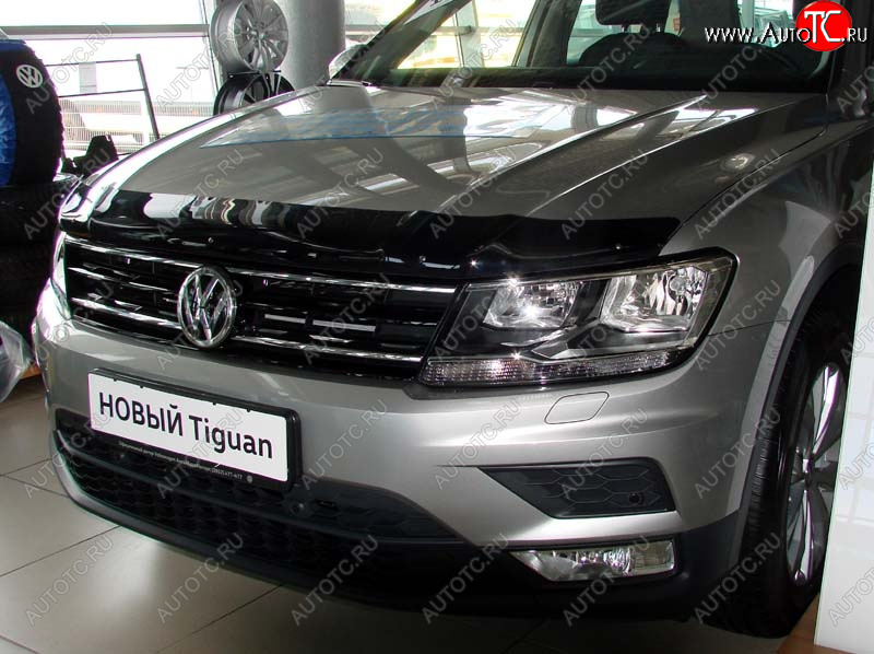 2 879 р. Дефлектор капота SIM  Volkswagen Tiguan  Mk2 (2016-2020) дорестайлинг  с доставкой в г. Екатеринбург